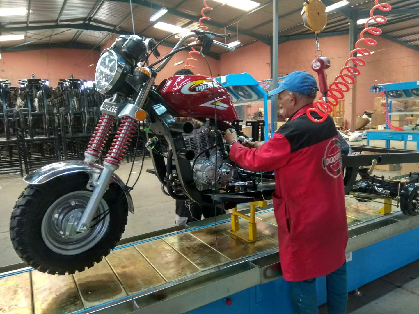 assembly line for three wheeler .jpg